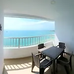 Exclusivo apartamento frente al mar