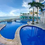 Exclusivo apartamento frente al mar